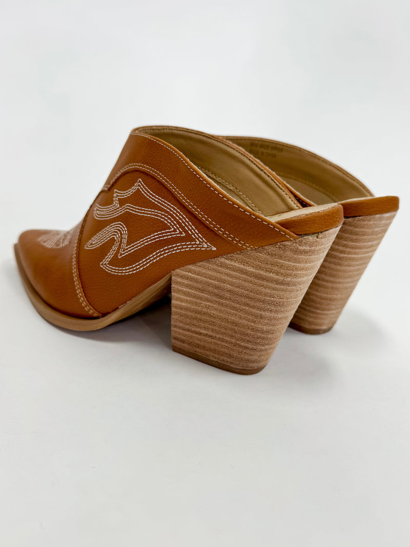 Wild West Charm Mules - Camel